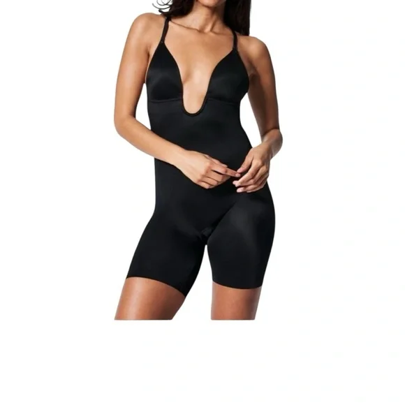 NEW SPANX Black Deep Plunge Bodysuit